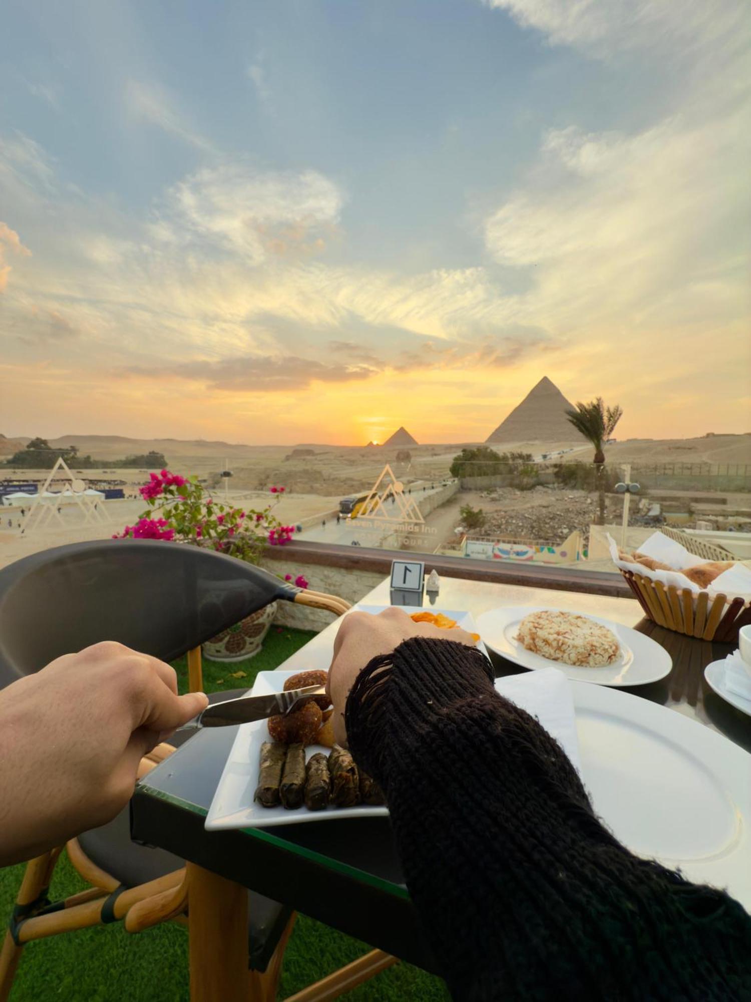 Seven Pyramids Panoramic View Inn Kafrat al Jabal Bagian luar foto