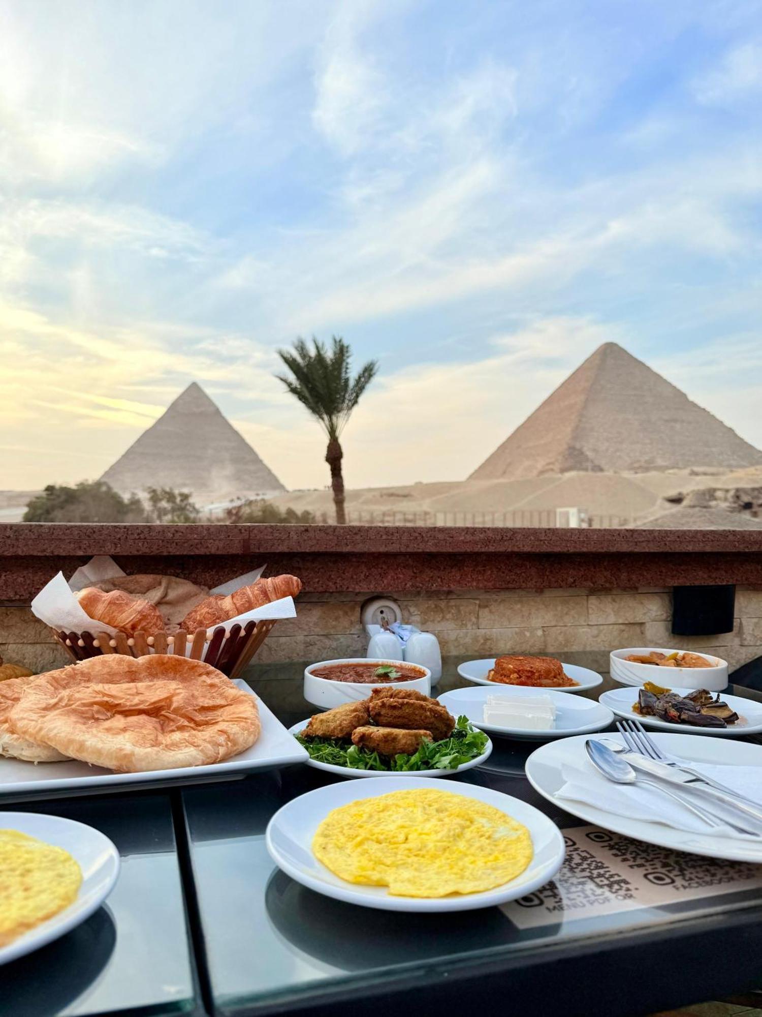Seven Pyramids Panoramic View Inn Kafrat al Jabal Bagian luar foto